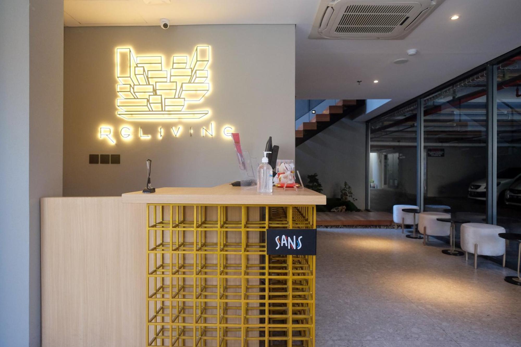 Sans Hotel Rg Living Jogja By Reddoorz Pakualaman Eksteriør bilde
