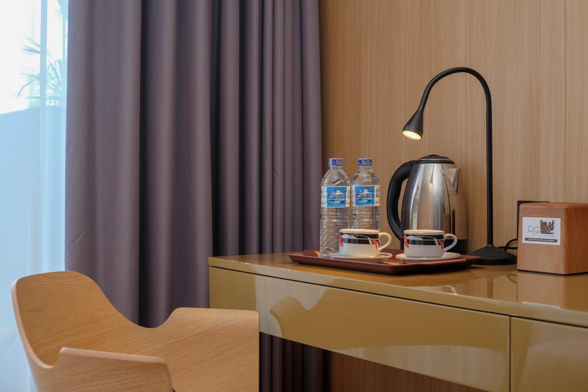 Sans Hotel Rg Living Jogja By Reddoorz Pakualaman Eksteriør bilde