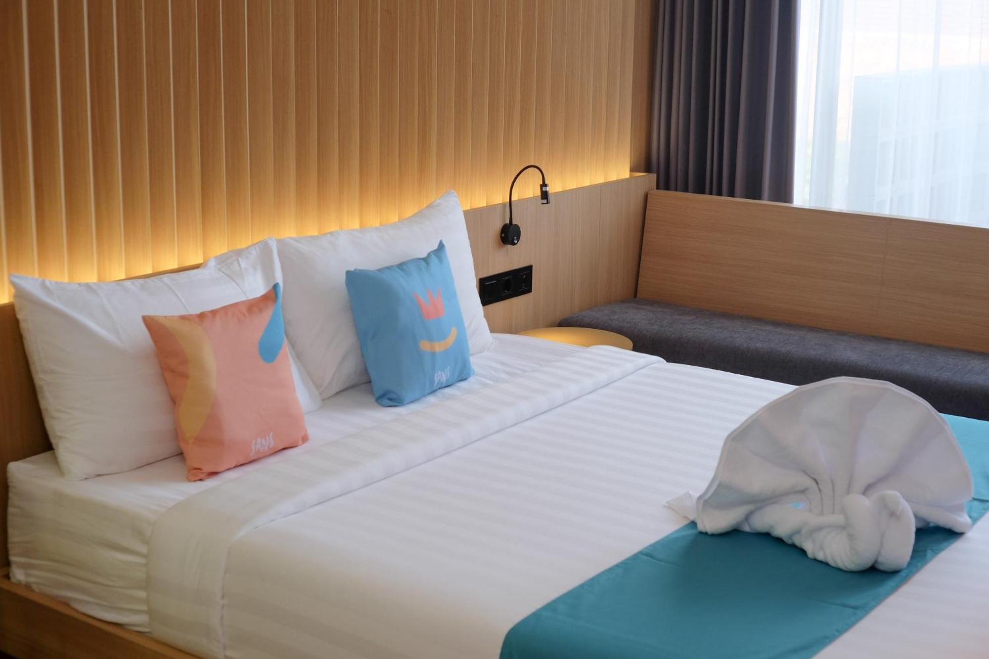Sans Hotel Rg Living Jogja By Reddoorz Pakualaman Eksteriør bilde