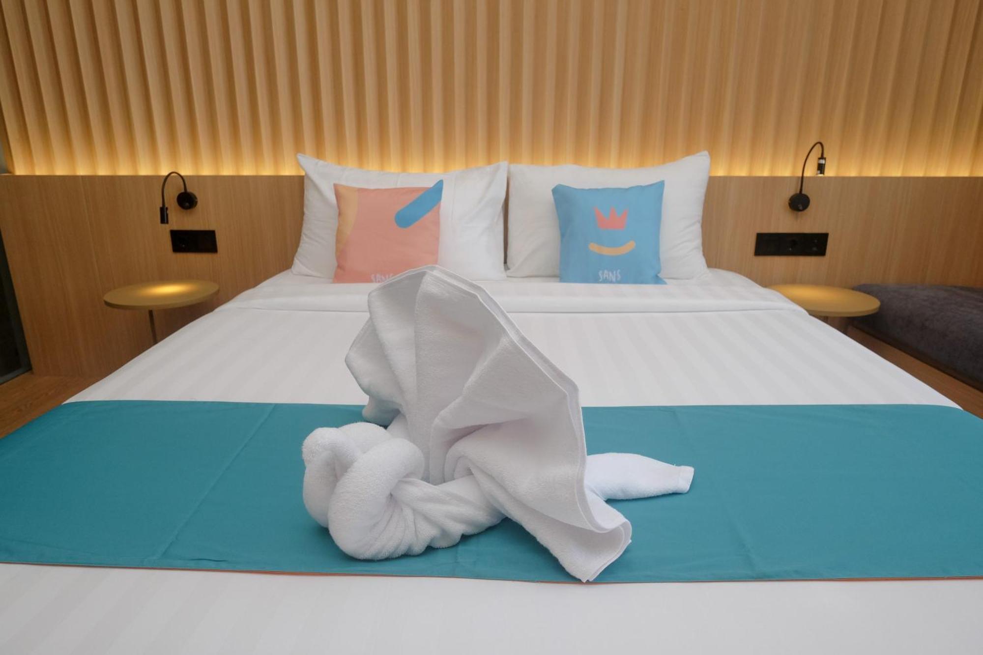 Sans Hotel Rg Living Jogja By Reddoorz Pakualaman Eksteriør bilde