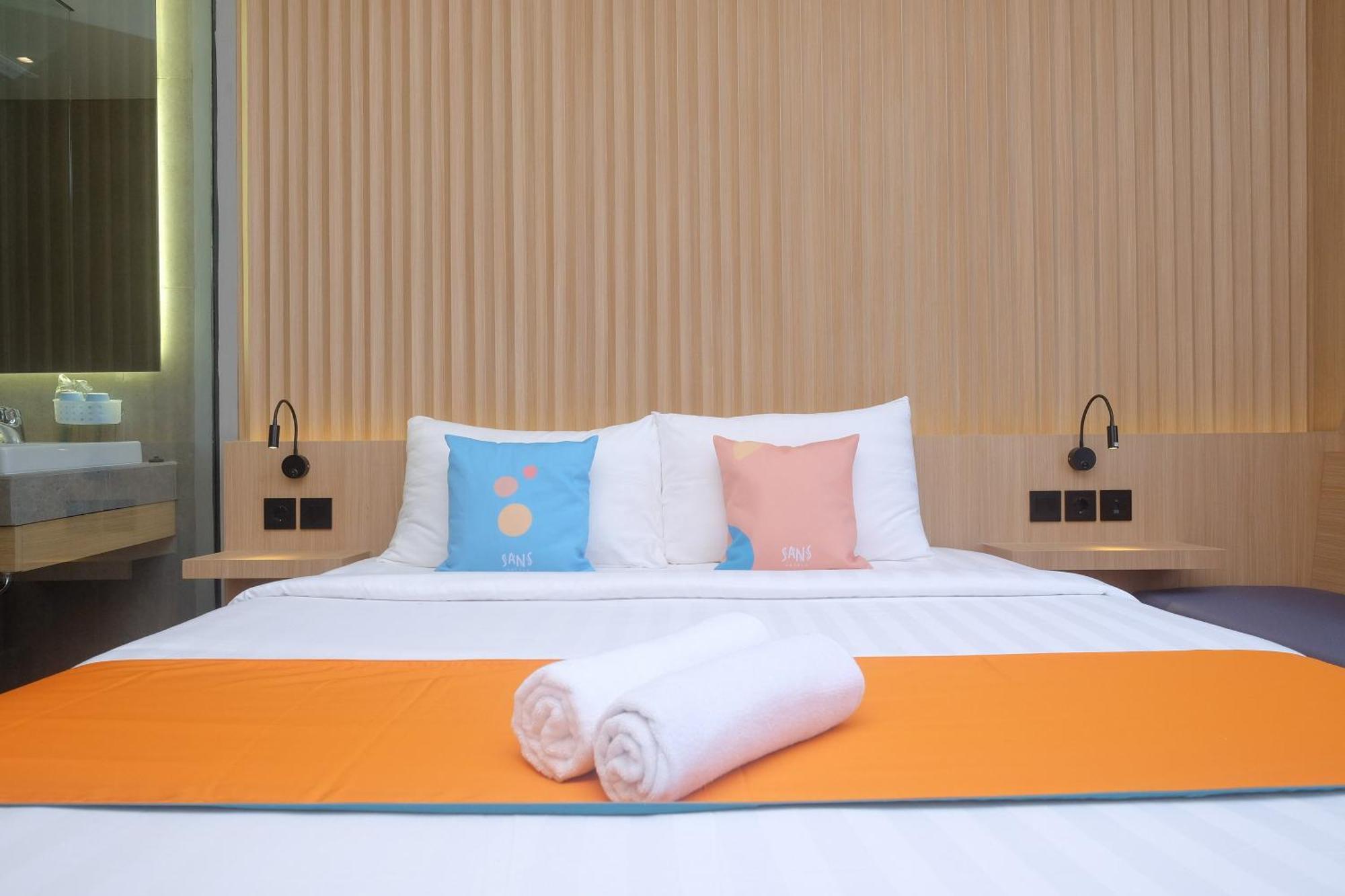 Sans Hotel Rg Living Jogja By Reddoorz Pakualaman Eksteriør bilde